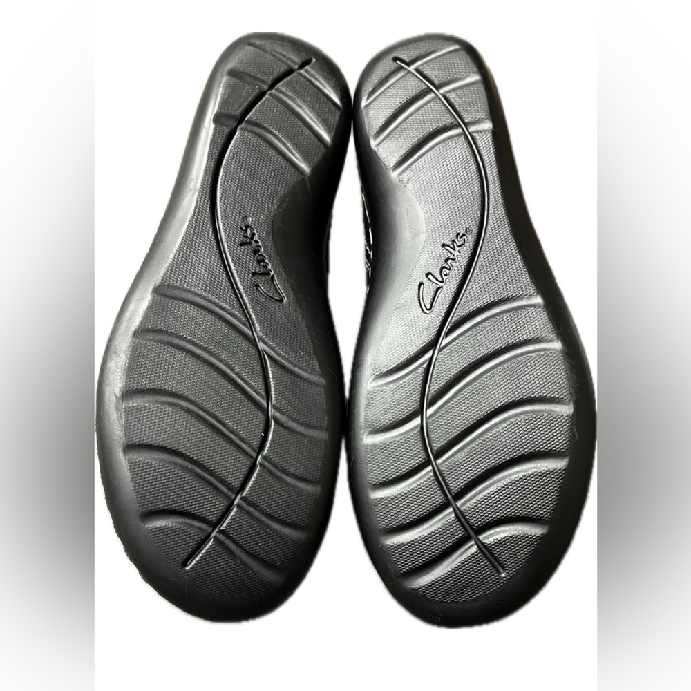 Clark’s Ashley Scurry Slip/on Black Leather Loafers Button Accents Like New 7 - Picture 2 of 16